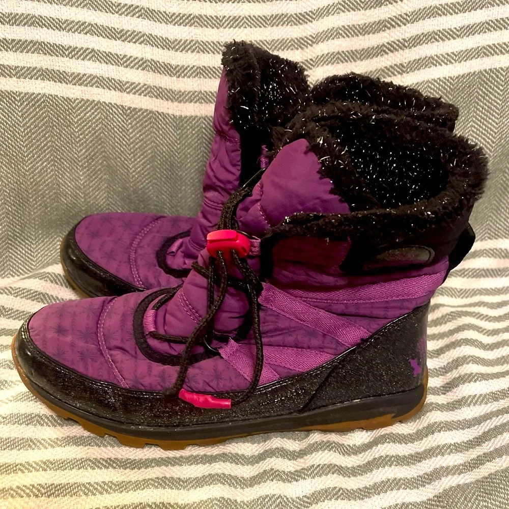 Sorel X Disney Youth Whitney‎ Short Frozen 2 Boots in Purple Sz 7